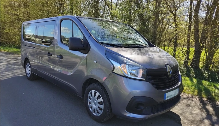 location-RENAULT-Martigné-sur-Mayenne-roadstr