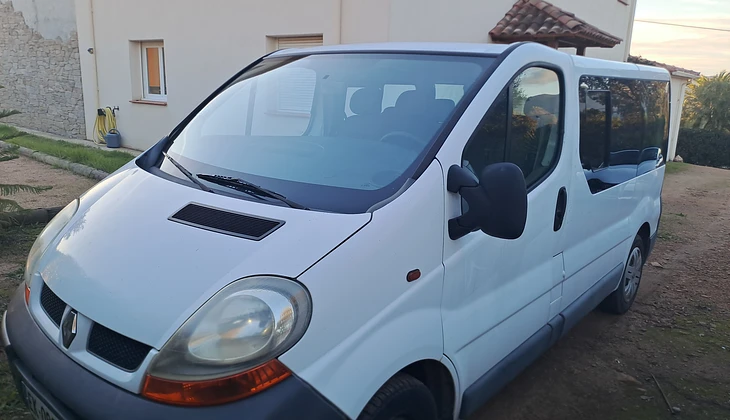 location-RENAULT-Ajaccio-roadstr