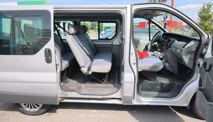 location-RENAULT-Avignon-roadstr