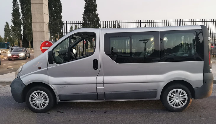 location-RENAULT-Avignon-roadstr