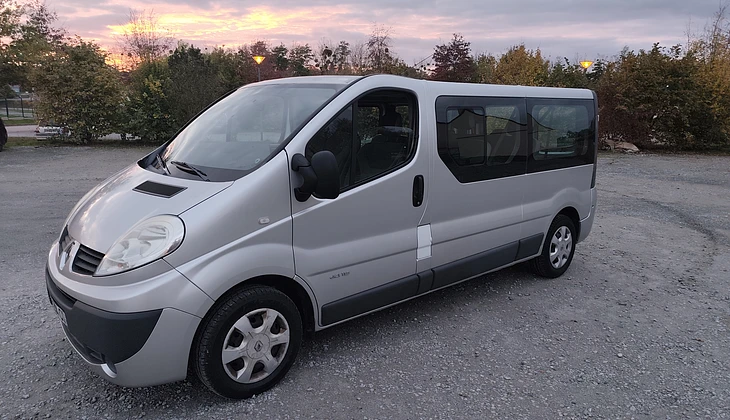location-RENAULT-Châteaubourg-roadstr