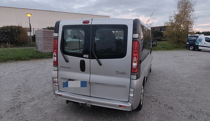 location-RENAULT-Châteaubourg-roadstr