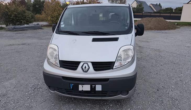 location-RENAULT-Châteaubourg-roadstr