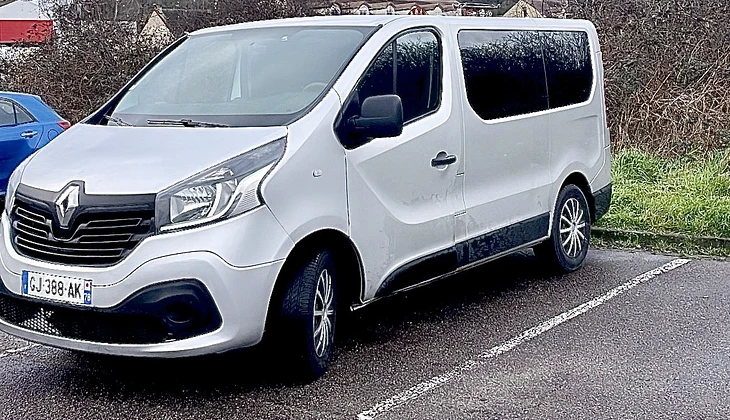 location-RENAULT-Mantes-la-Ville-roadstr