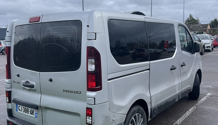 location-RENAULT-Mantes-la-Ville-roadstr