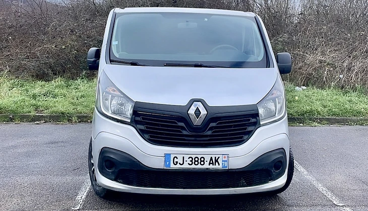 location-RENAULT-Mantes-la-Ville-roadstr