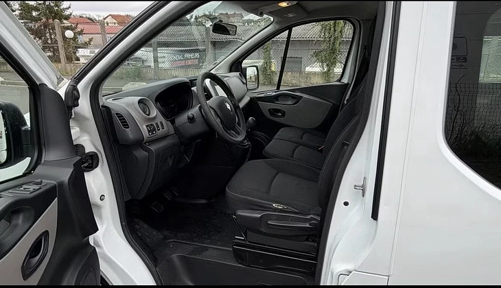 location-RENAULT-Orly-roadstr