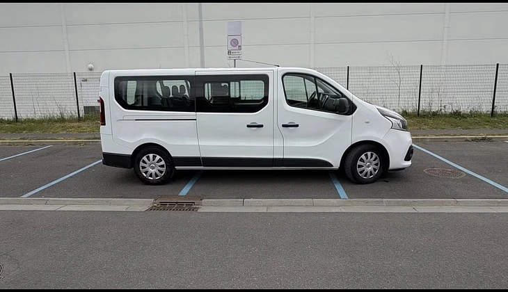 location-RENAULT-Orly-roadstr