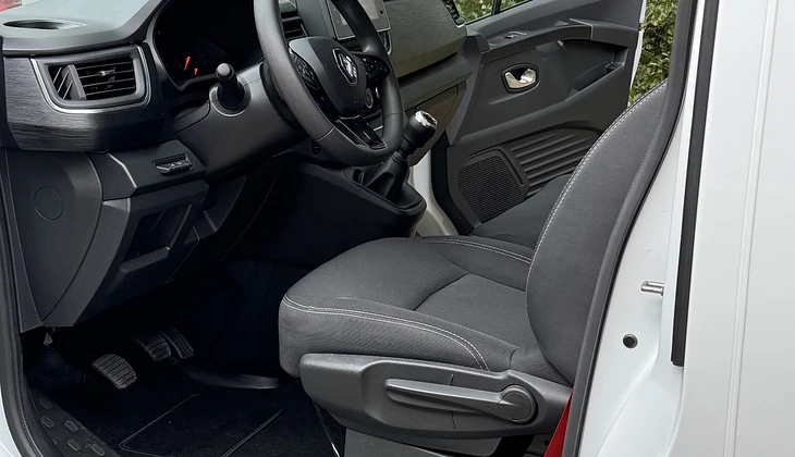 location-RENAULT-Cherbourg-en-Cotentin-roadstr