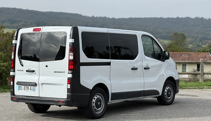 location-RENAULT-Cherbourg-en-Cotentin-roadstr