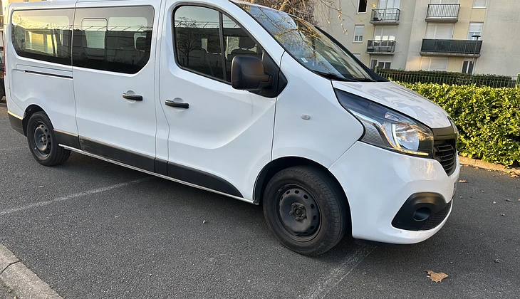 location-RENAULT-Tours-roadstr