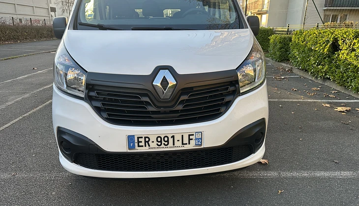 location-RENAULT-Tours-roadstr