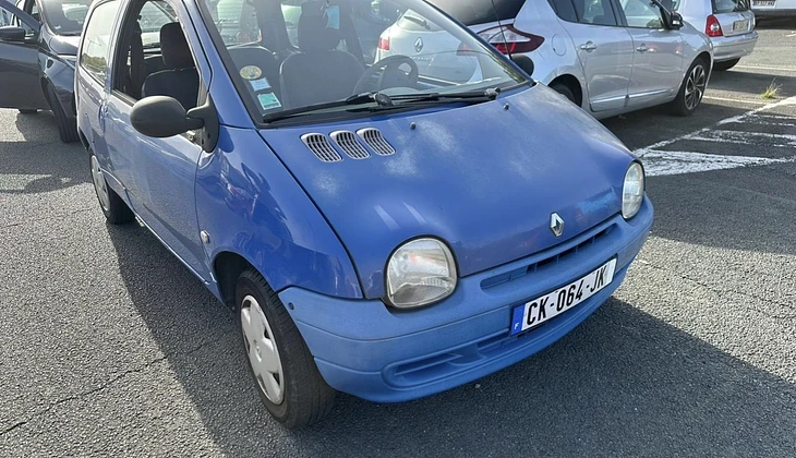 location-RENAULT-Saint-Jean-de-Luz-roadstr