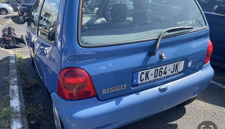 location-RENAULT-Saint-Jean-de-Luz-roadstr