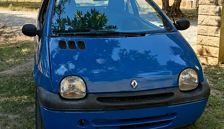 location-RENAULT-Saint-Marcel-d'Ardèche-roadstr