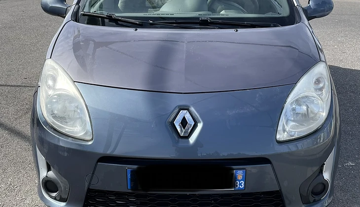 location-RENAULT-La Seyne-sur-Mer-roadstr