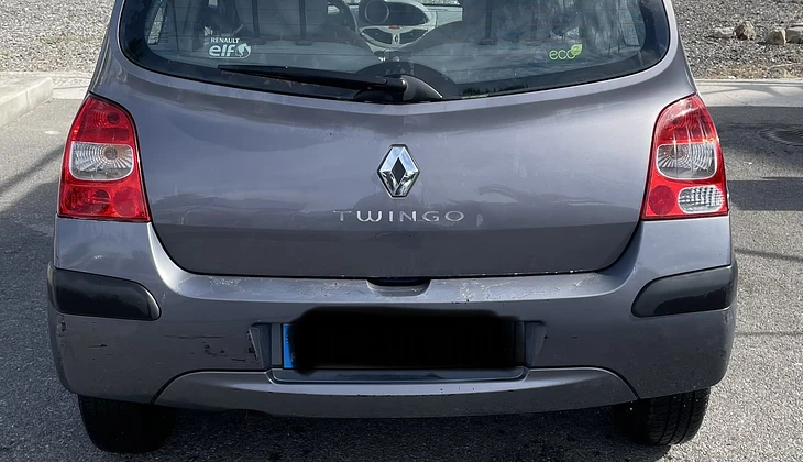 location-RENAULT-La Seyne-sur-Mer-roadstr