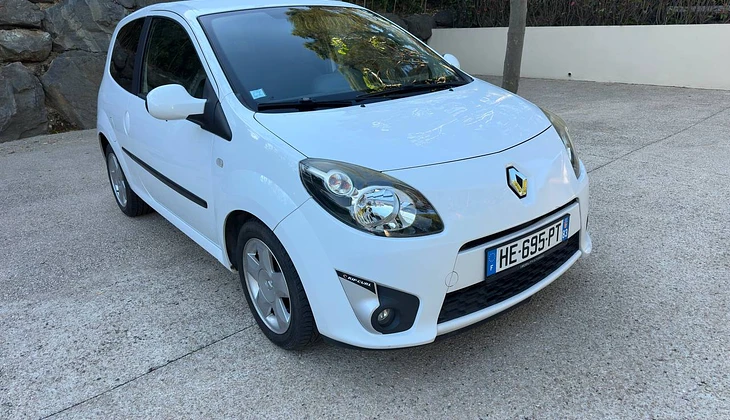 location-RENAULT-Cogolin-roadstr