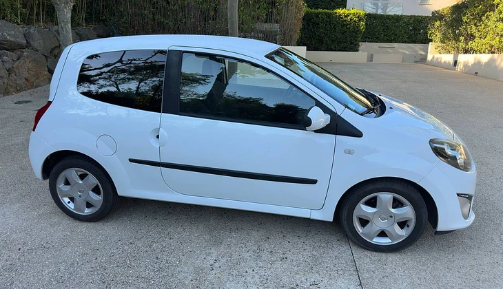 location-RENAULT-Cogolin-roadstr