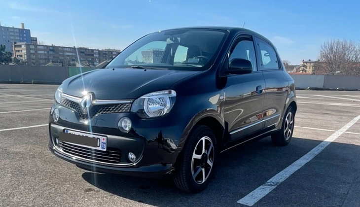 location-RENAULT-Paris-roadstr
