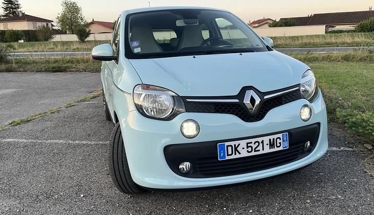 location-RENAULT-Meyzieu-roadstr
