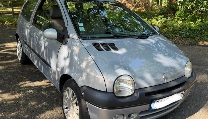location-RENAULT-Biarritz-roadstr