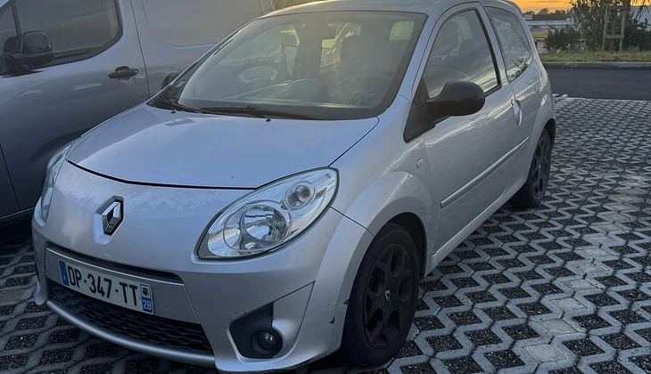 location-RENAULT-Biguglia-roadstr