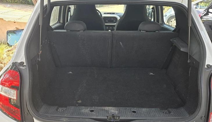 location-RENAULT-Carqueiranne-roadstr