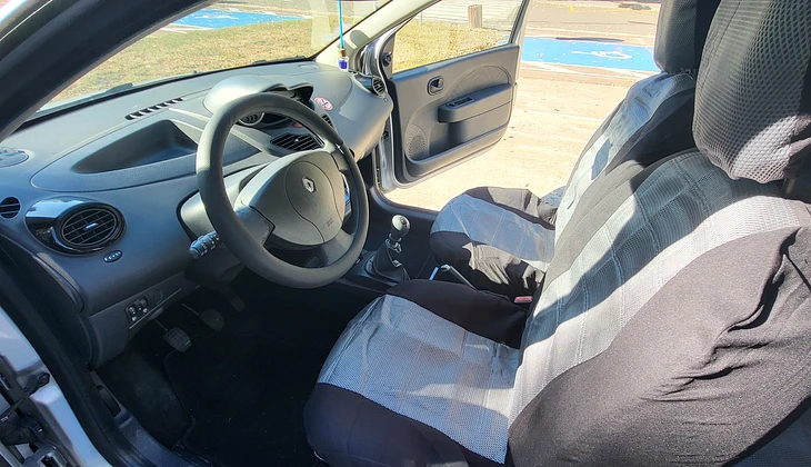 location-RENAULT-Mennecy-roadstr