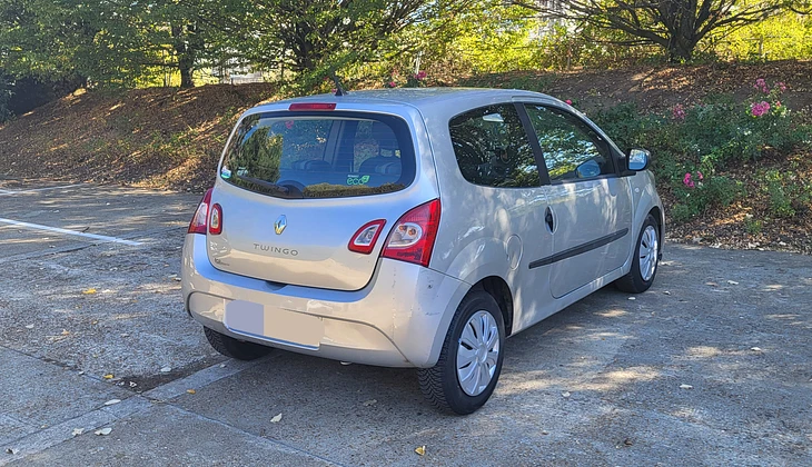 location-RENAULT-Mennecy-roadstr
