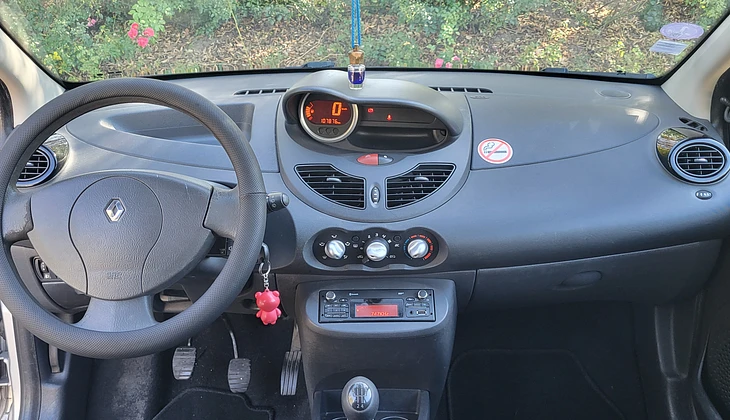 location-RENAULT-Mennecy-roadstr