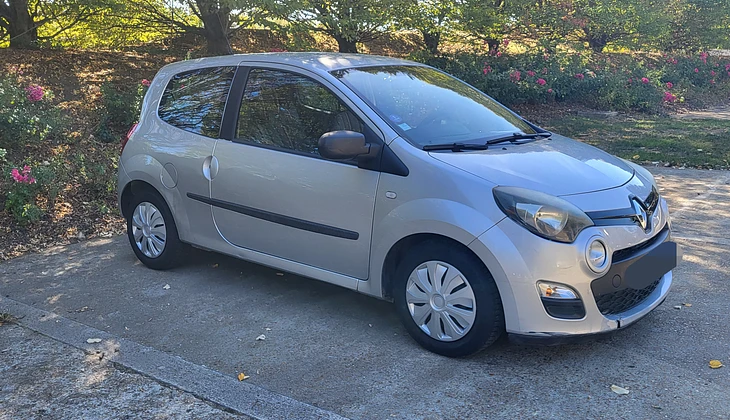location-RENAULT-Mennecy-roadstr