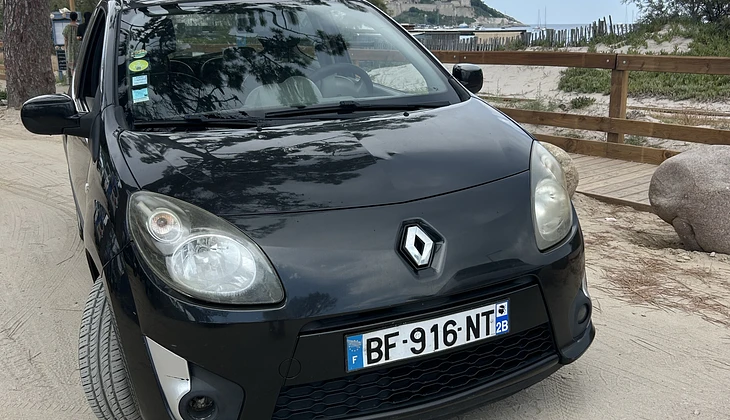location-RENAULT-Calvi-roadstr
