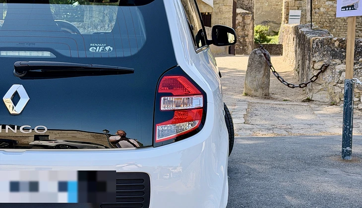 location-RENAULT-Angers-roadstr
