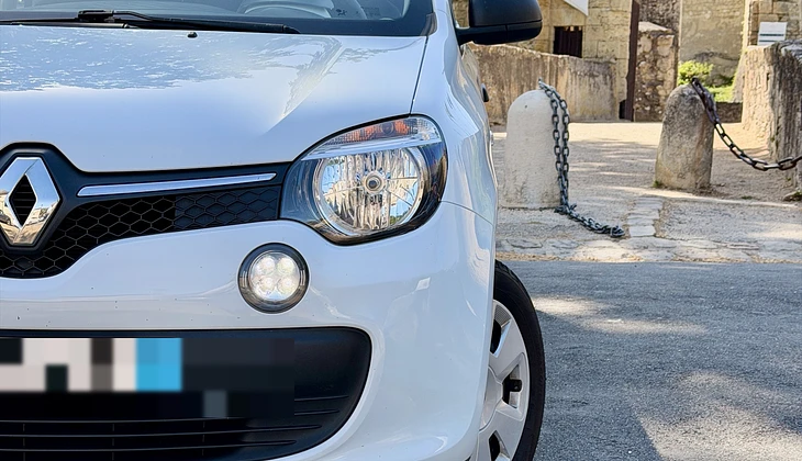 location-RENAULT-Angers-roadstr