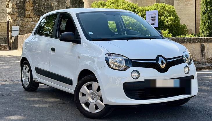location-RENAULT-Angers-roadstr