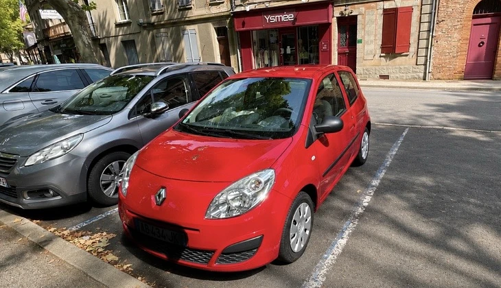 location-RENAULT-Lavaur-roadstr