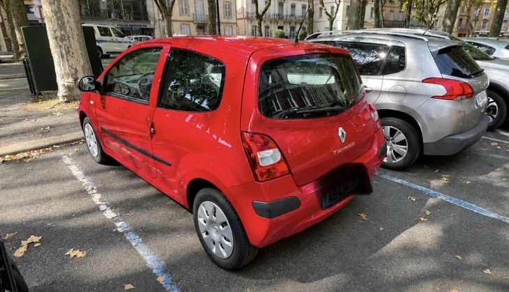 location-RENAULT-Lavaur-roadstr