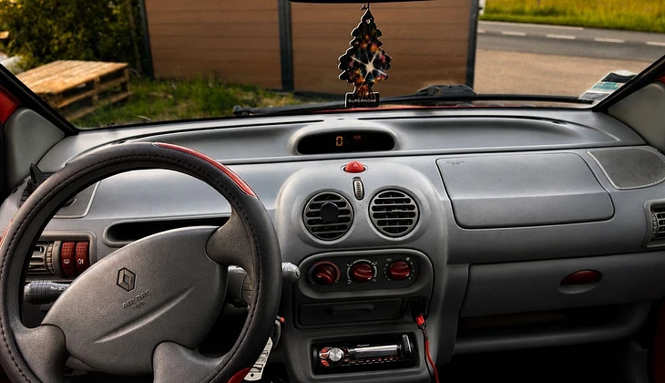 location-RENAULT-Saint-Germain-Laval-roadstr