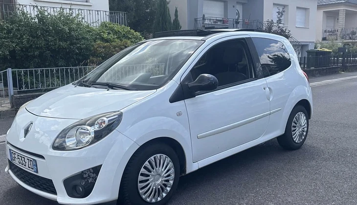 location-RENAULT-Thionville-roadstr