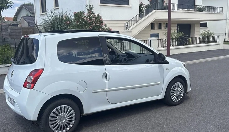 location-RENAULT-Thionville-roadstr