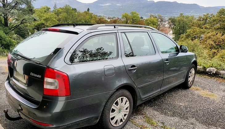 location-SKODA-Challes-les-Eaux-roadstr