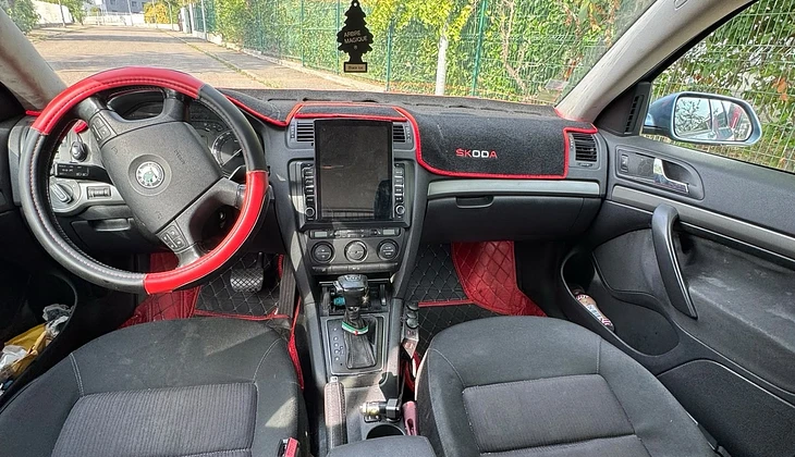 location-SKODA-Lyon-roadstr