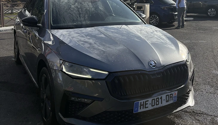 location-SKODA-Saint-Goazec-roadstr