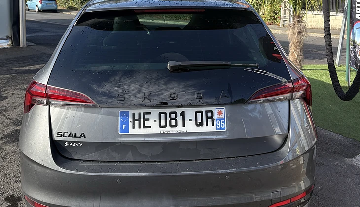 location-SKODA-Saint-Goazec-roadstr