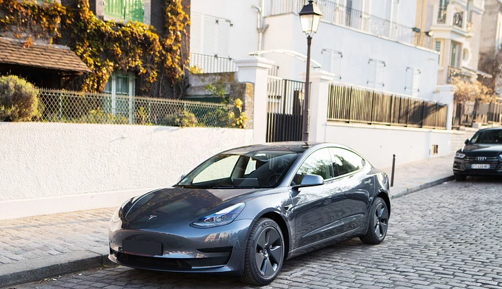 location-TESLA-Antony-roadstr