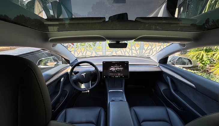 location-TESLA-Serris-roadstr