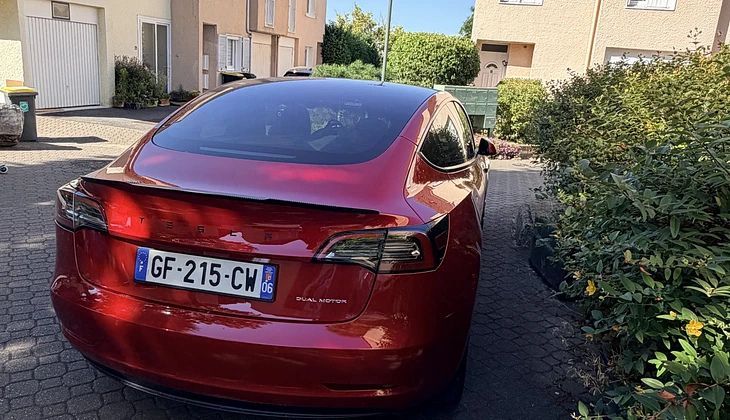 location-TESLA-Montigny-lès-Cormeilles-roadstr