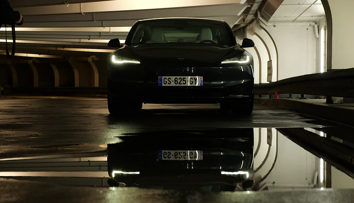 location-TESLA-Montreuil-roadstr