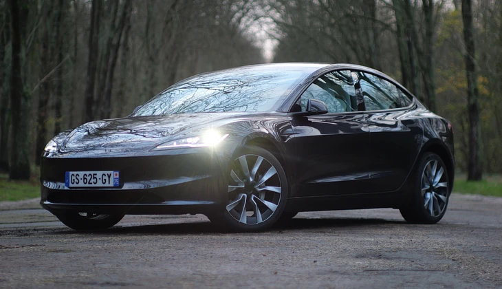 location-TESLA-Montreuil-roadstr